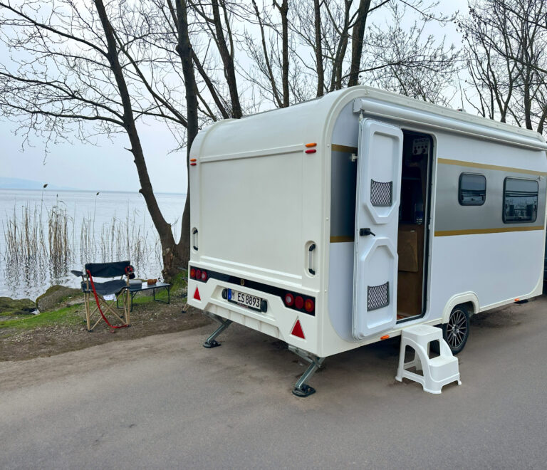 What are the typical dimensions of travel trailers?